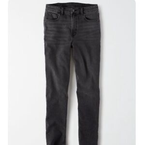 American Eagle Black High-Waisted Stretch Mom Jean, Size 6L